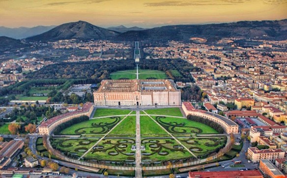 piazza_reggia_caserta